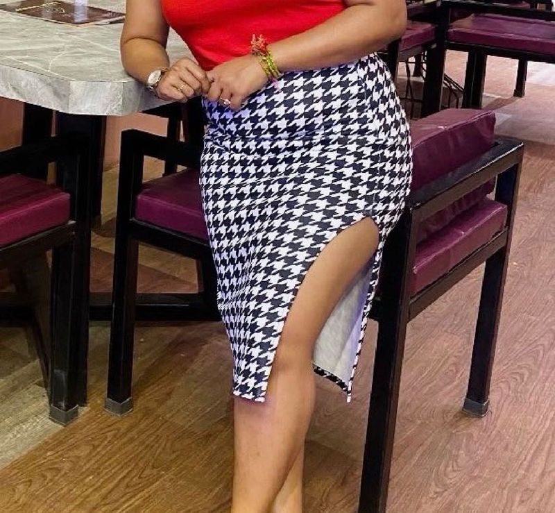 Houndstooth Pencil Skirt