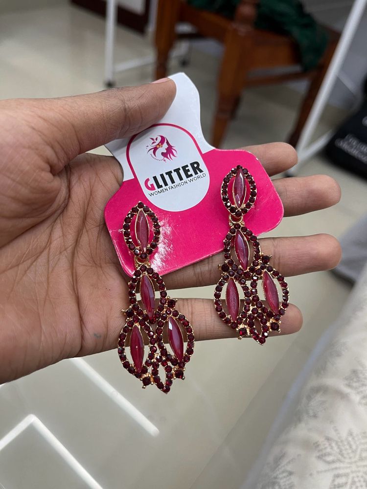 SET OF EARRINGS RED AND GREEN