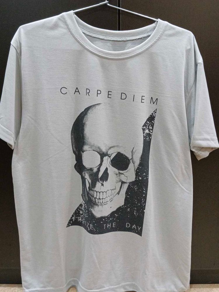 Carpe Diem Skull Graphic T-Shirt