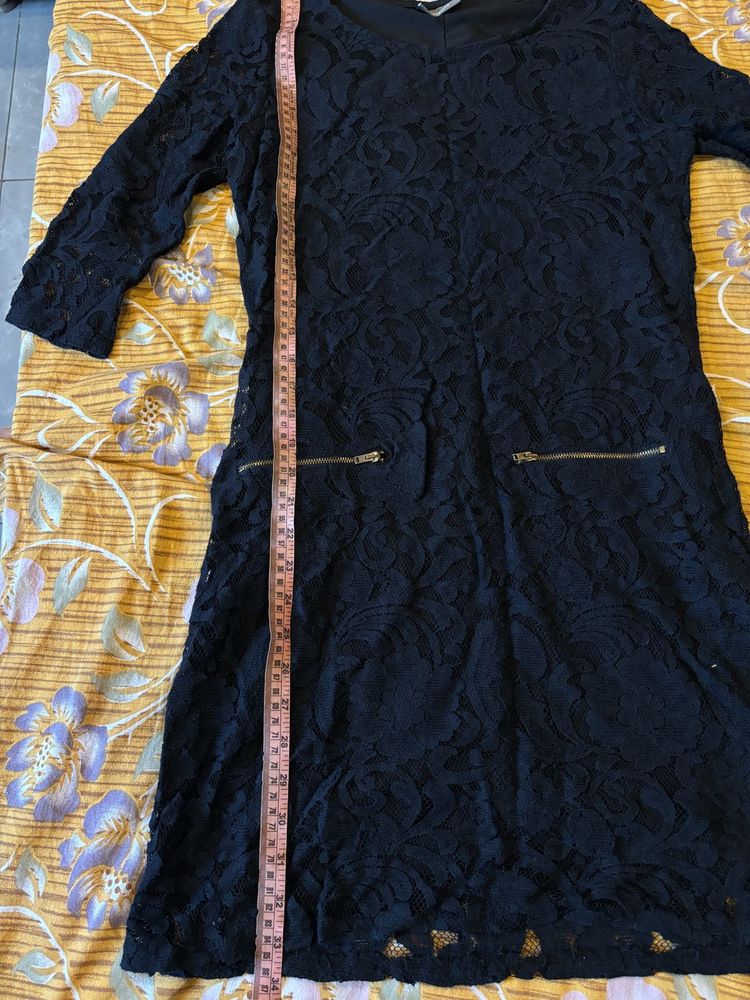 Black Lace midi Dress with Zipper Detail