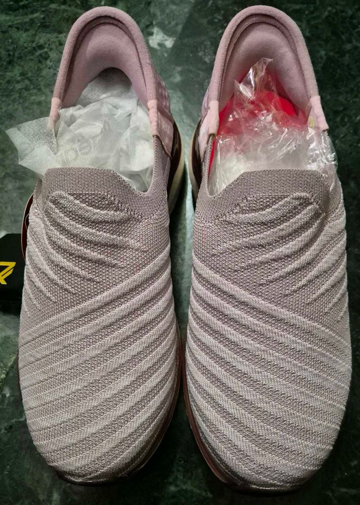 Brand New Women Sport Shoes In Size 4