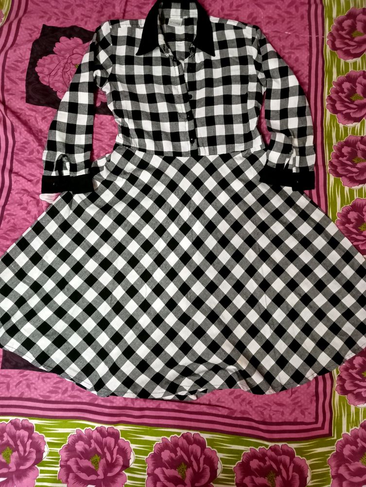 Black And White Checker Top