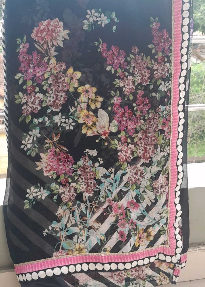 Floral Black Saree With Blouse