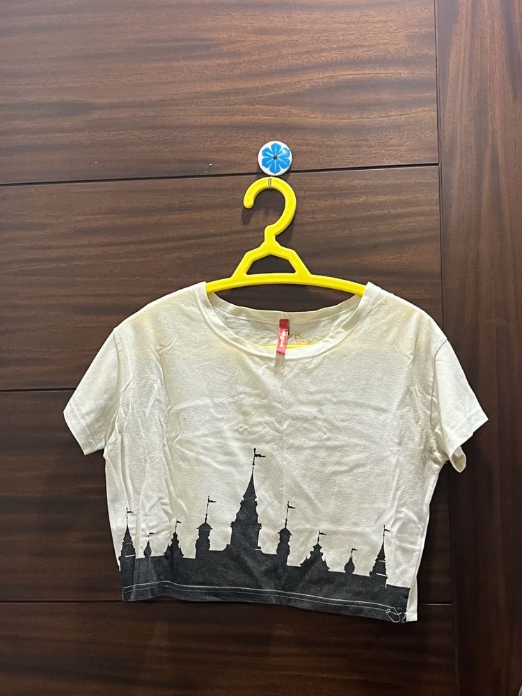 White Cropped tshirt