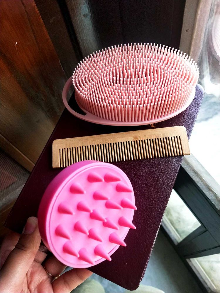 Scalp Massager, Body Exfoliater &amp; Wooden Comb