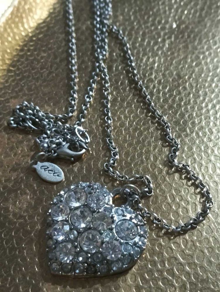 Sparkly Heart Pendant Necklace