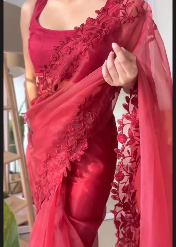 Beautiful red Saree With Blouse