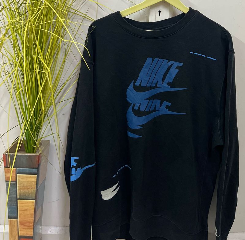 Nike Graphic Sweatshirt