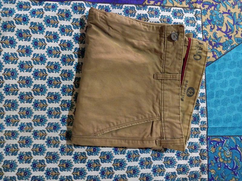 Calo Manhattan Chinos - Size 42in/106.68cm