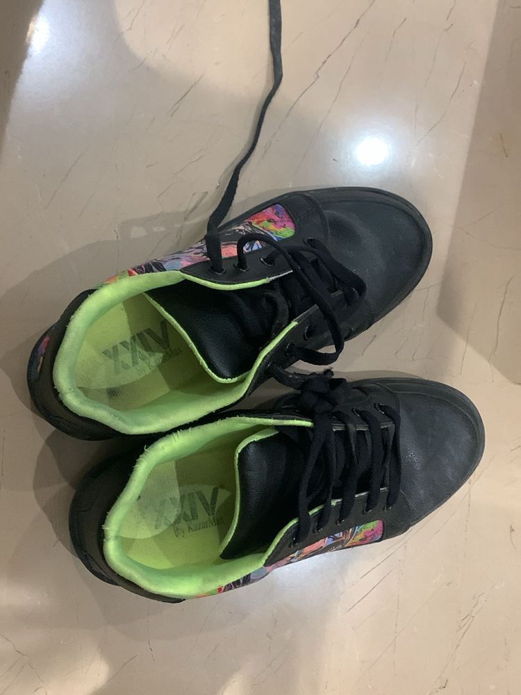 Black Sneakers For Boy 6-8 Years UK Size 4