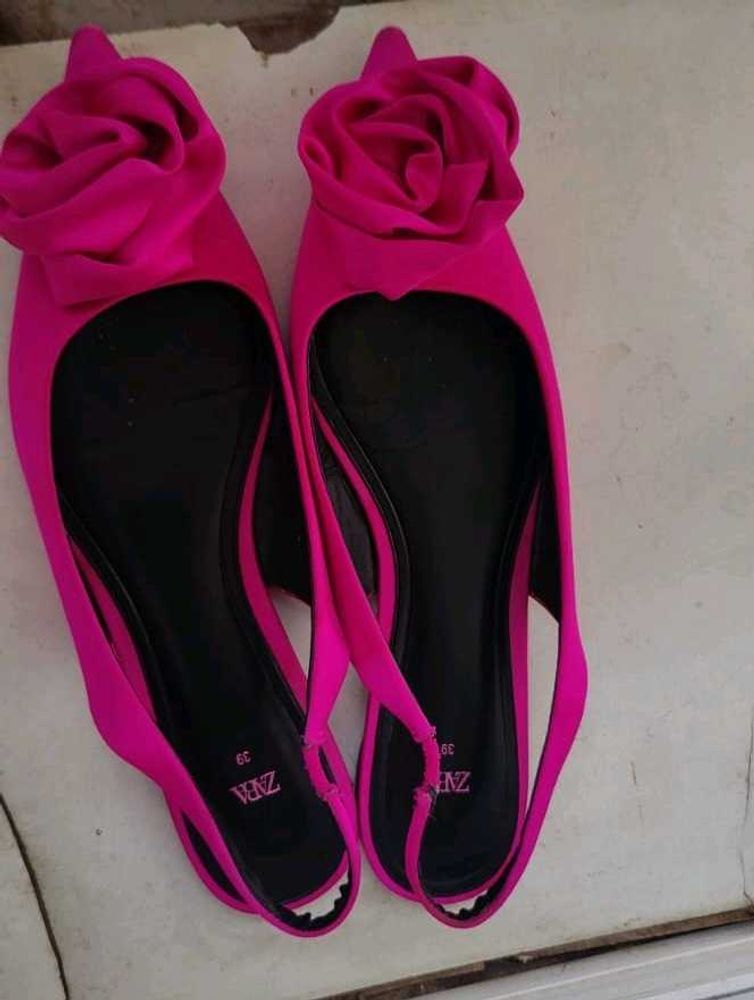 Zara Floral Flat