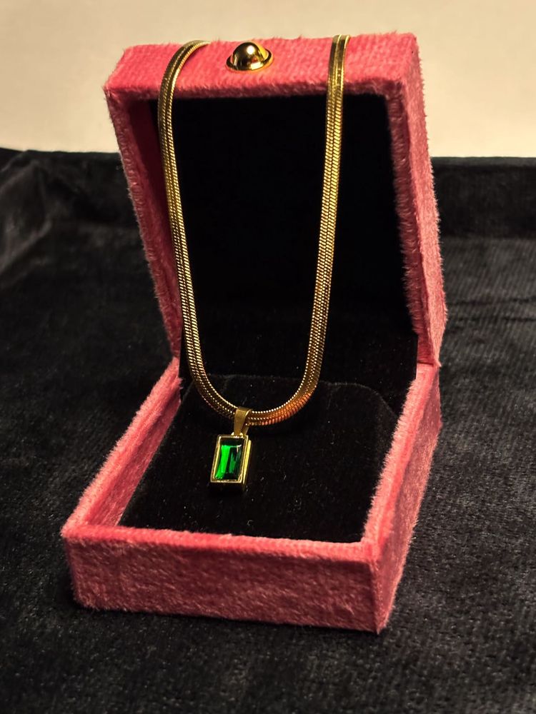 R4AS Emerald Pendant Necklace