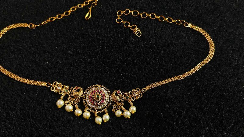 Elegant Gold-Plated Choker