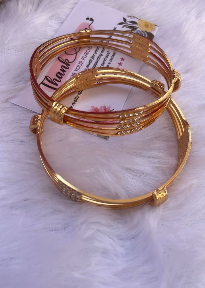 Gold Tone Bangle Set