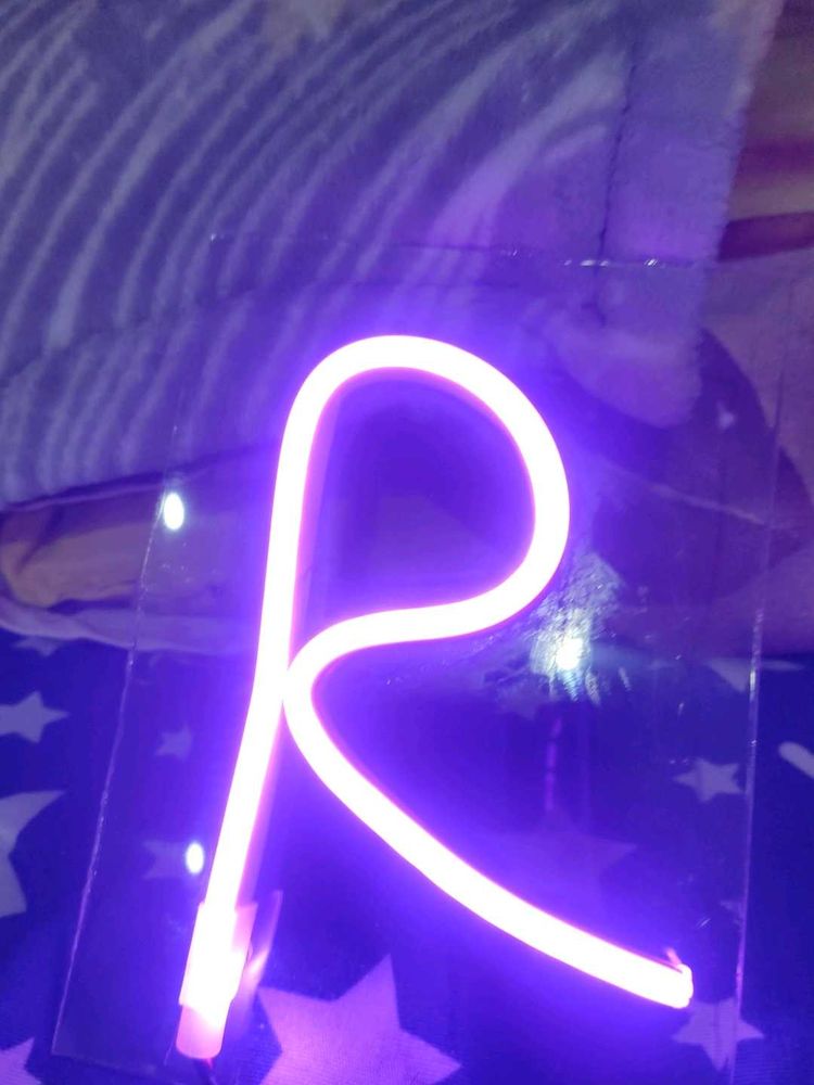 Neon &#39;R&#39; Light