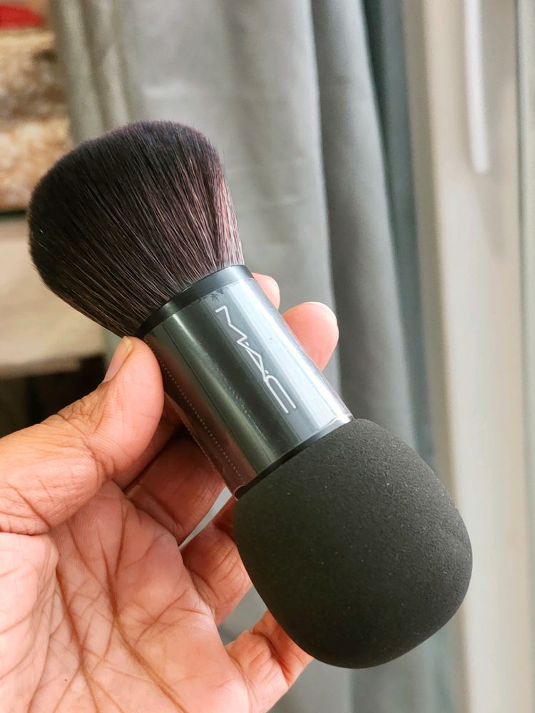 MAC Brush