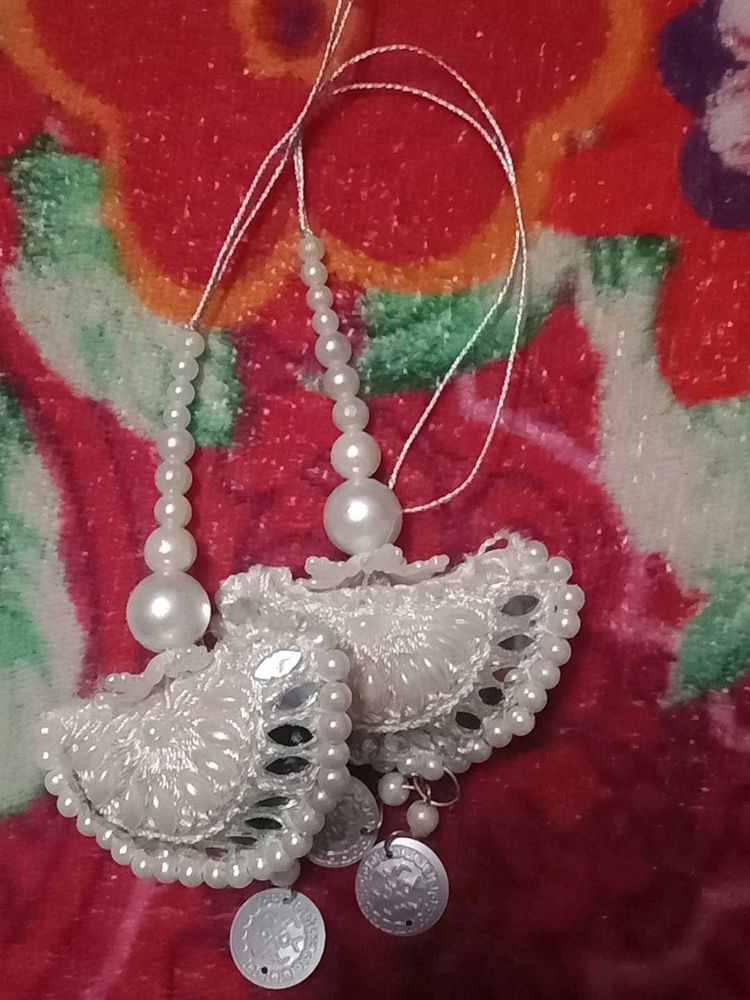 Elegant Pearl Embellished latkan