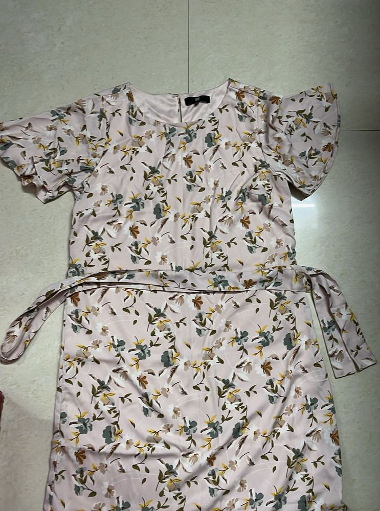 Floral Print Dress with Belt