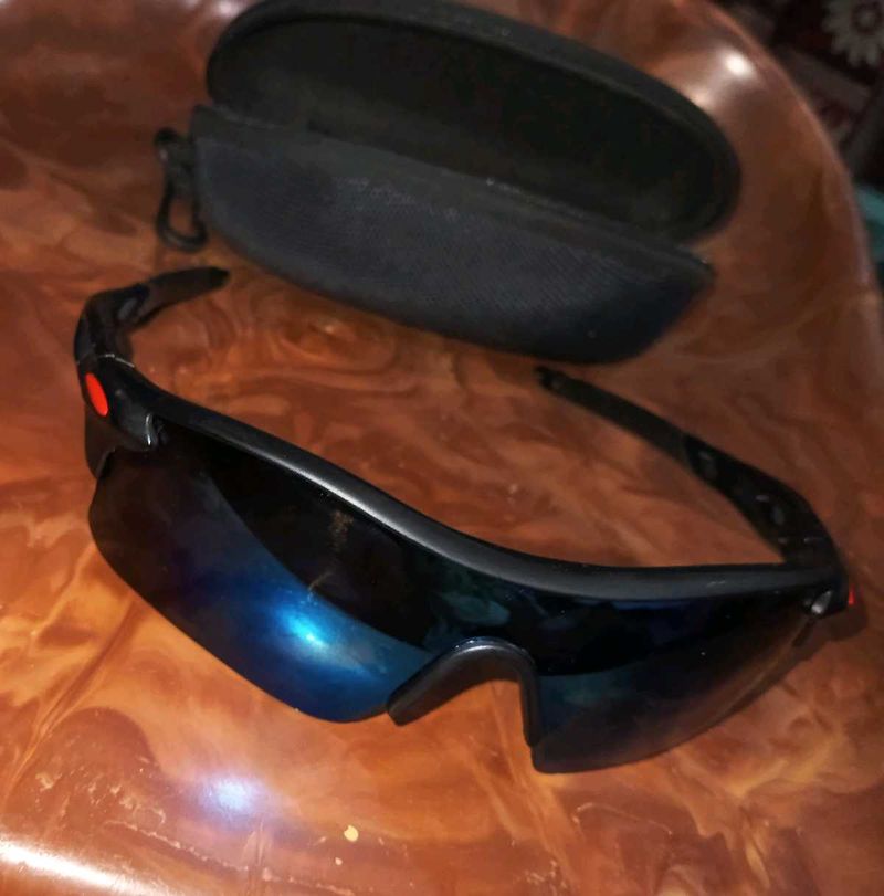 Combo Two SunglassBlack Framed Sunglasses with Cas
