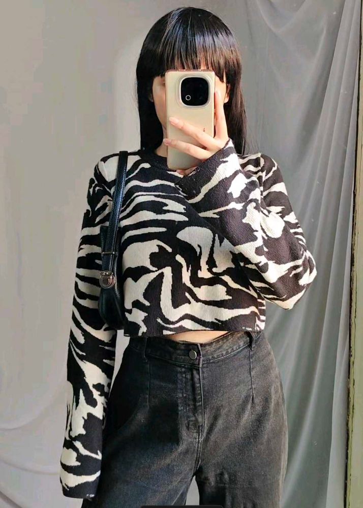 Zebra Print Cropped pullover (h&amp;m brand)
