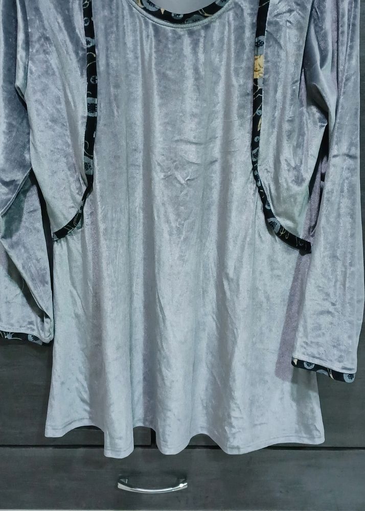 Brand New Velvet Nightwear, Very Dressy And Can Be Used During Winters. Not Used At All  It Has 2 Zippers And Can Be Used During Nursing Also