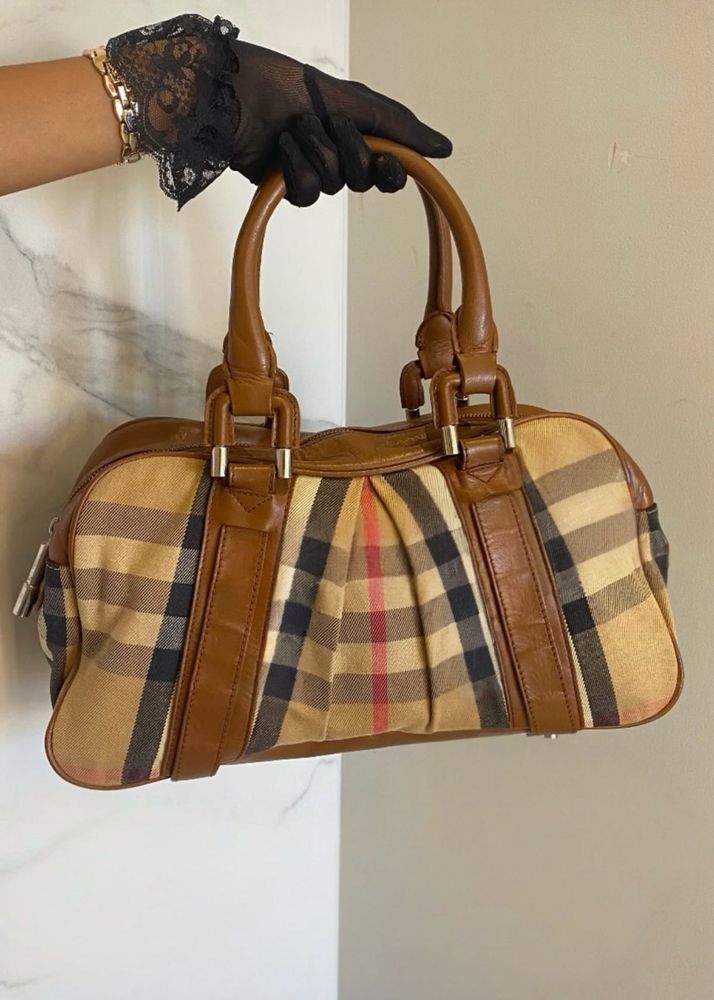 Auth Burberry House Check Pattern Shoulder Bag