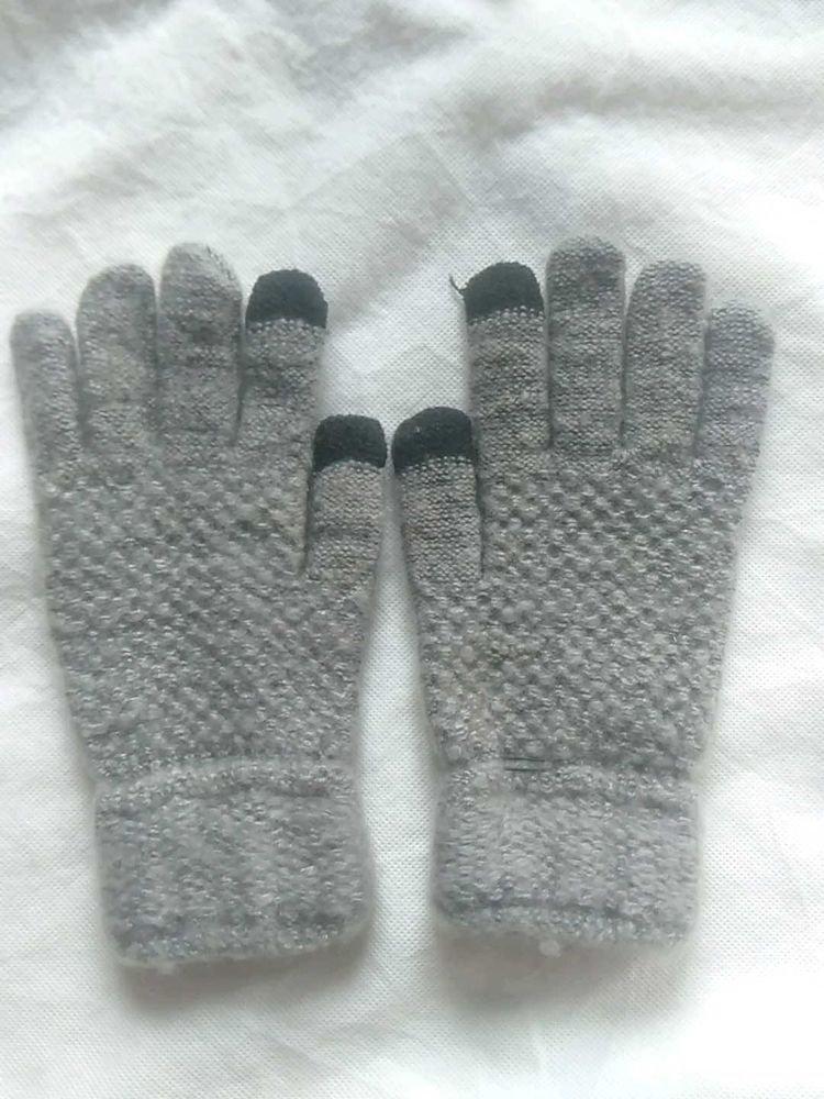 Gray Touchscreen Gloves