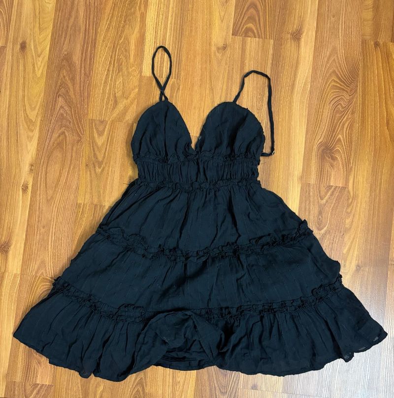 Black Flowy Mini Dress Size M