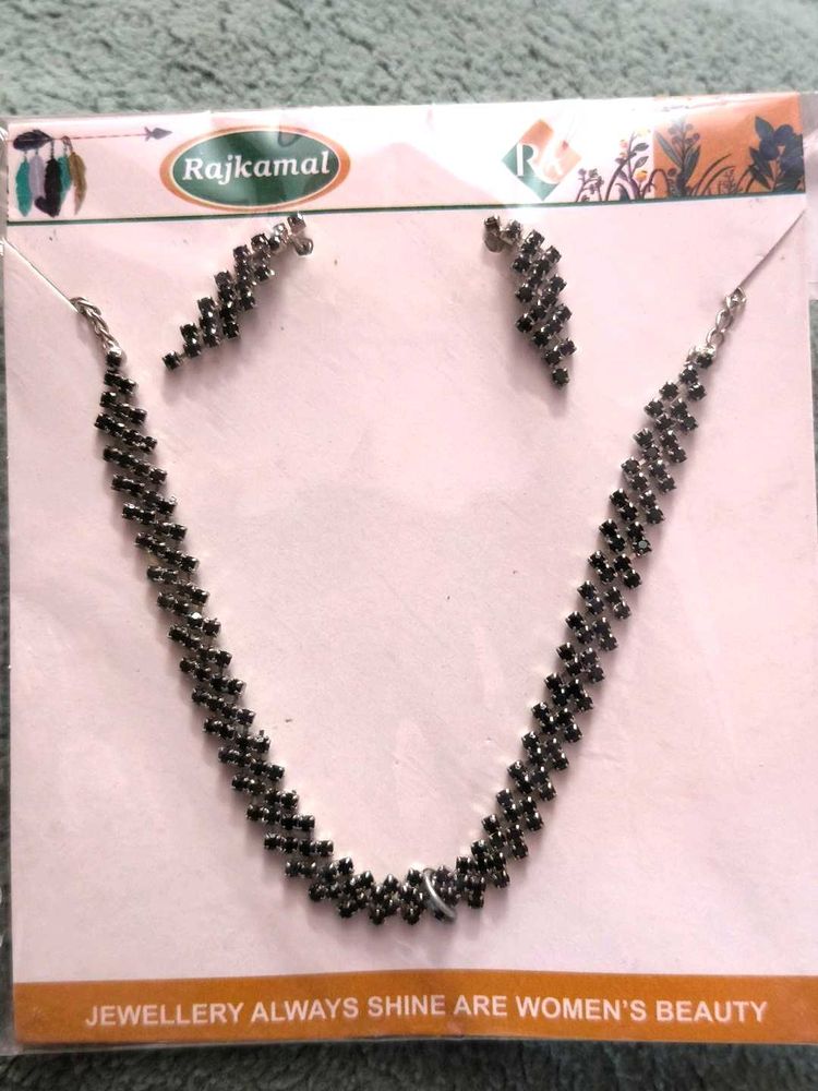 Kids Neck Piece With Earrings