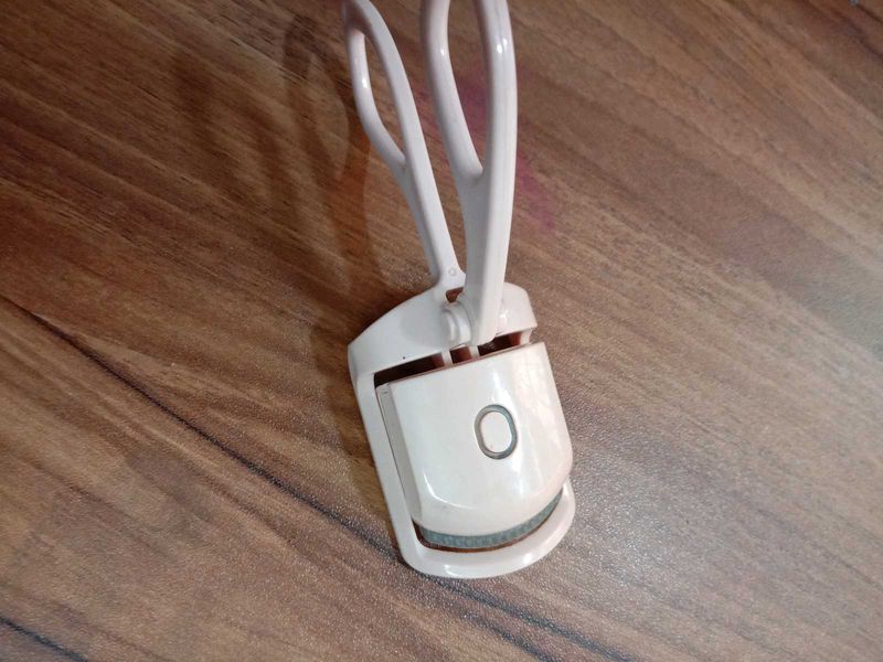 Eyelash Curler