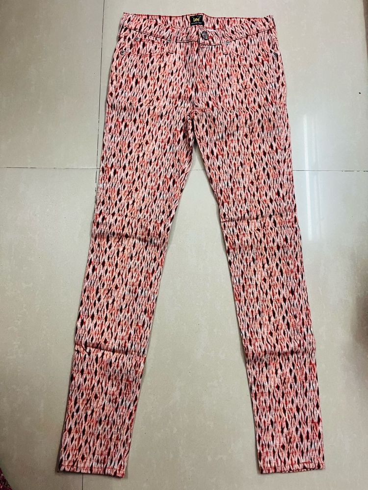 Lee Women’s Slim Fit Printed Jeans – Stylish