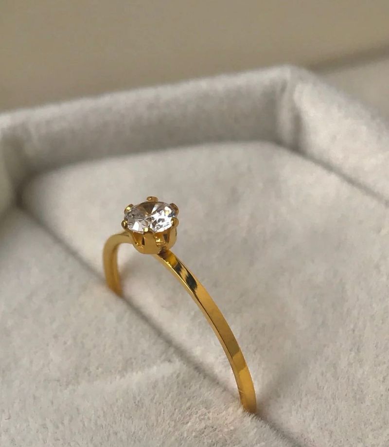 Anti-tarnish Single stone dainty ring