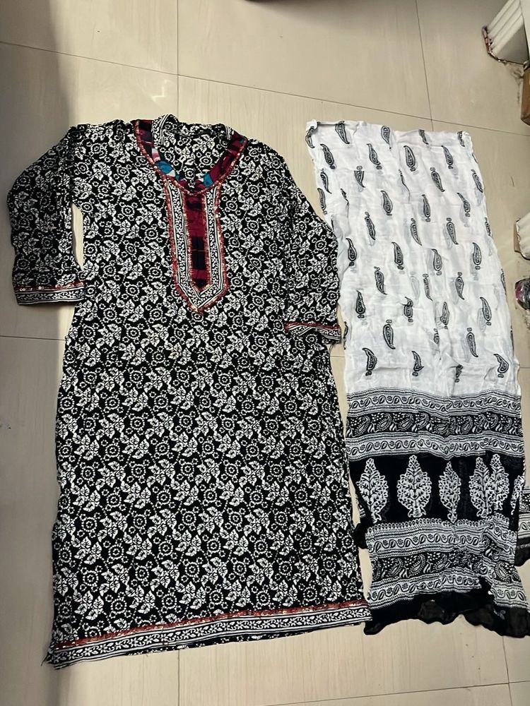 Paisley Print Kameez And Dupatta