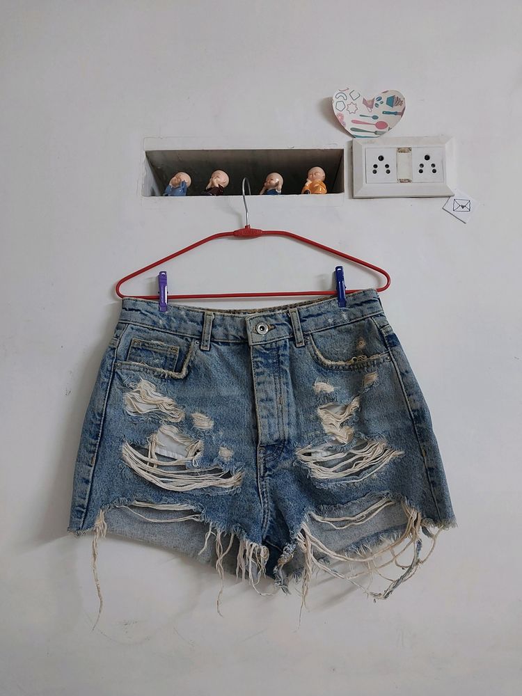 ❗️Price Drop❗️Bershka Damaged Shorts.