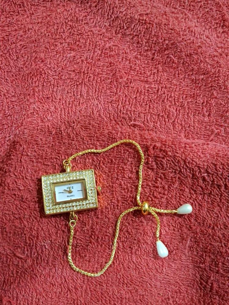 Elegant Gold Bracelet Watch