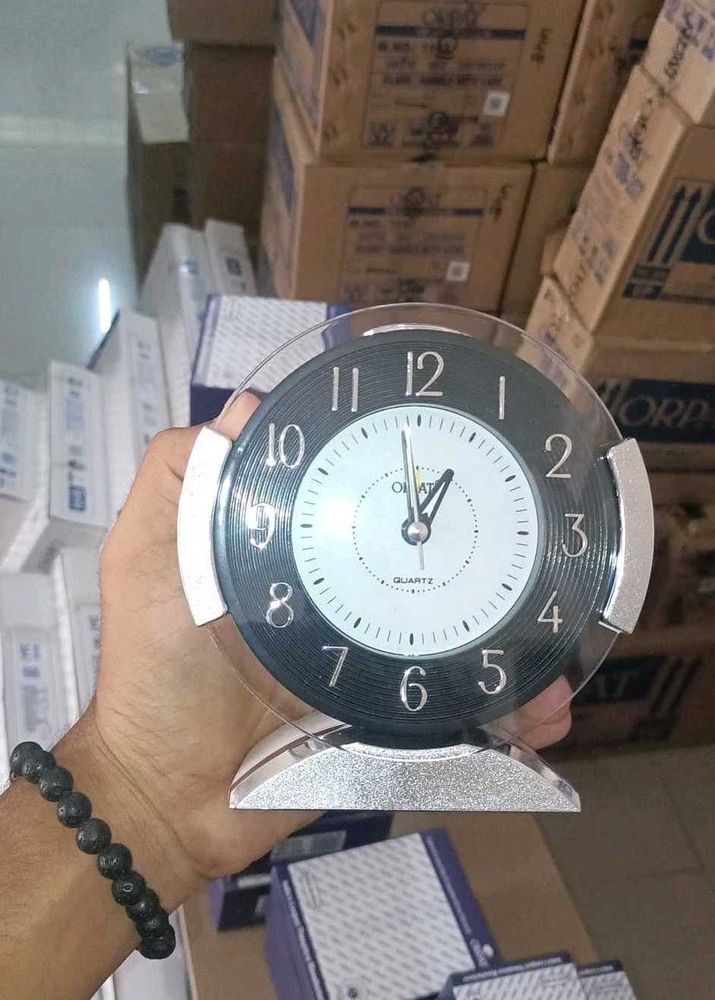 Modern Quartz Clock