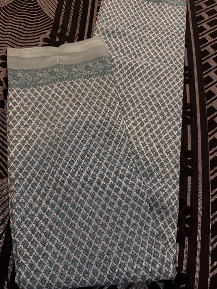 Vintage Blue Patterned Saree With Blouse Piece