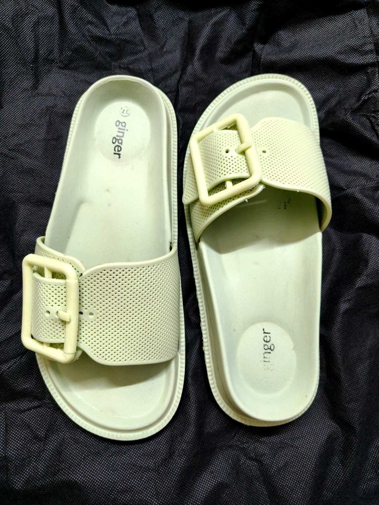 Ginger By Lifestyle Women Green Rubber Sleeper