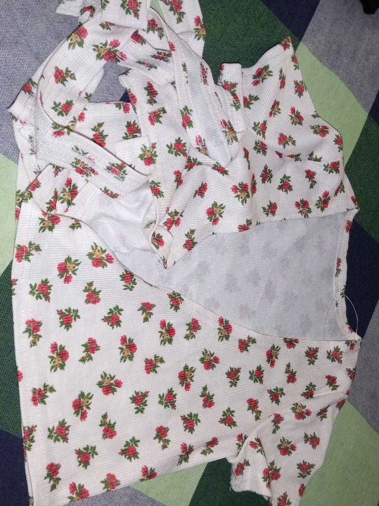 New Flowers Printed Cross Top