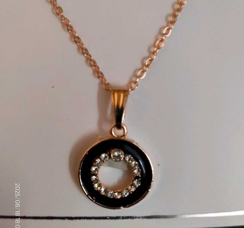 Black &amp; Gold Circle Pendant Necklace
