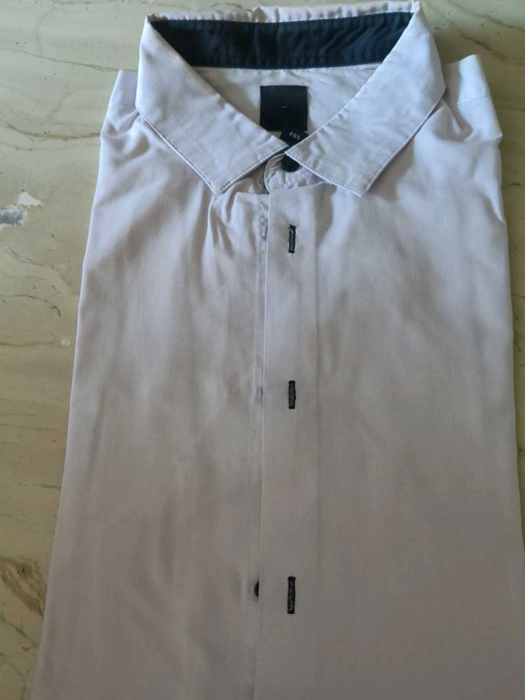 Men&#39;s Casual Shirt