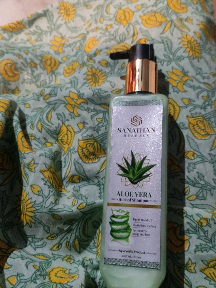 Aloe Vera Herbal Shampoo