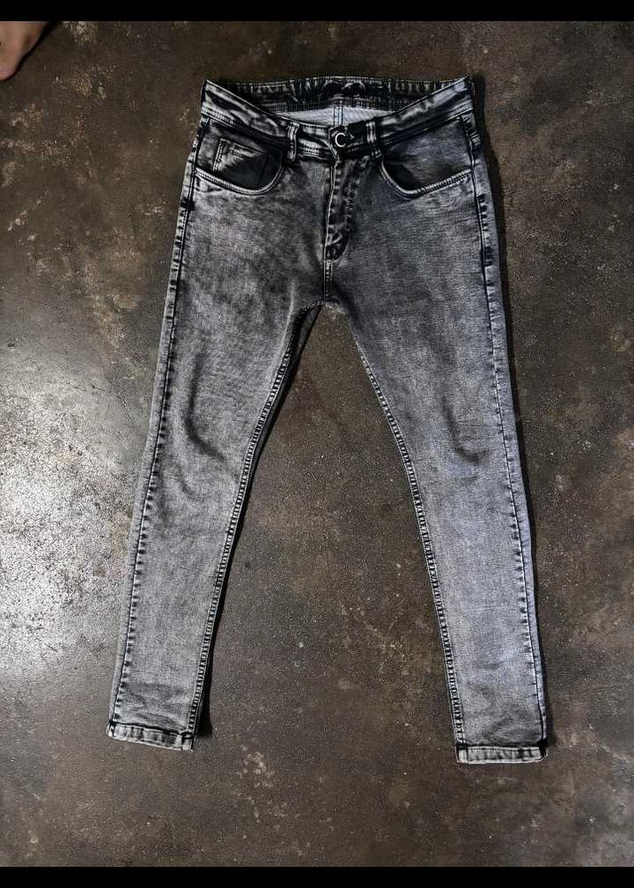 Trendy Grey Wash Jeans