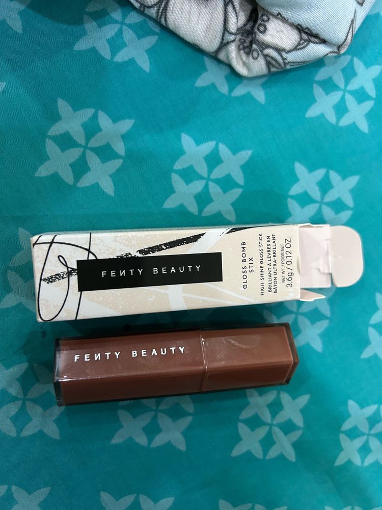 Fenty Beauty gloss bomb stick - sp’ice cold