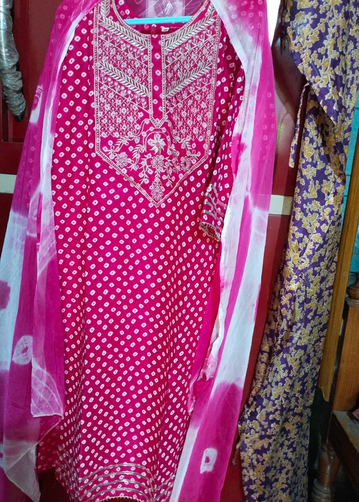 Women Kurti Pant Dupatta Set