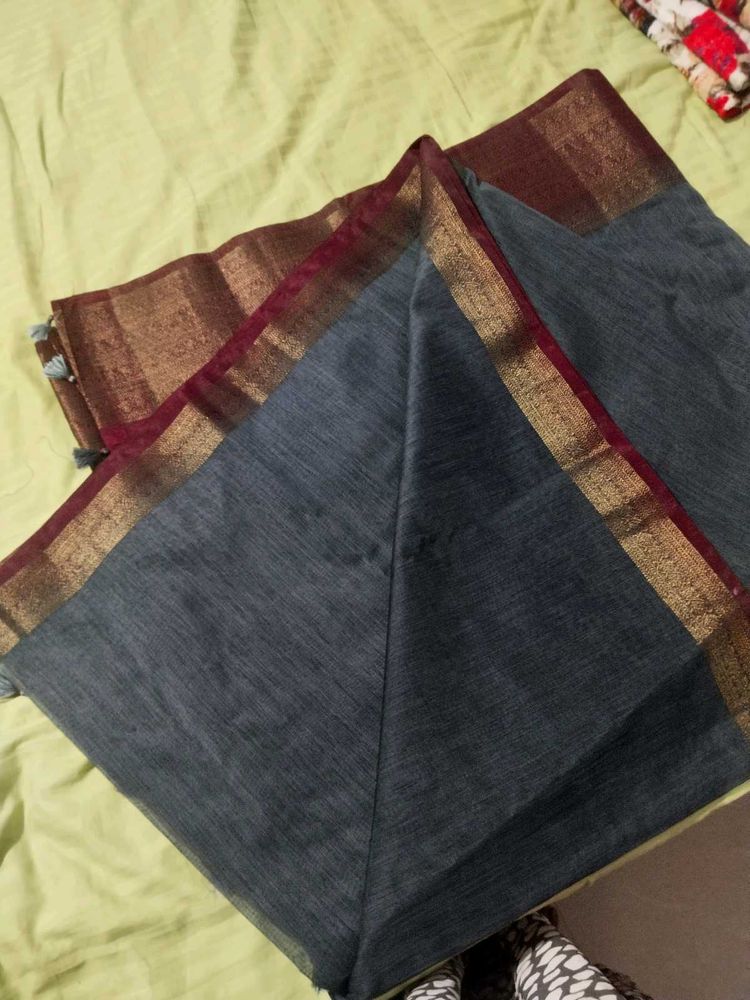 Grey Linen Mix Saree With Stiched Blouse