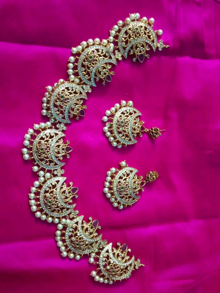 MatGold Fully Stone And Pearls Necklace An Earring
