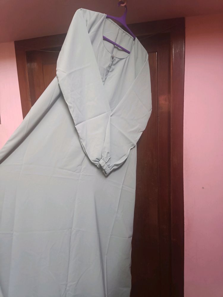 Plain Abaya With Elastic Sleeve