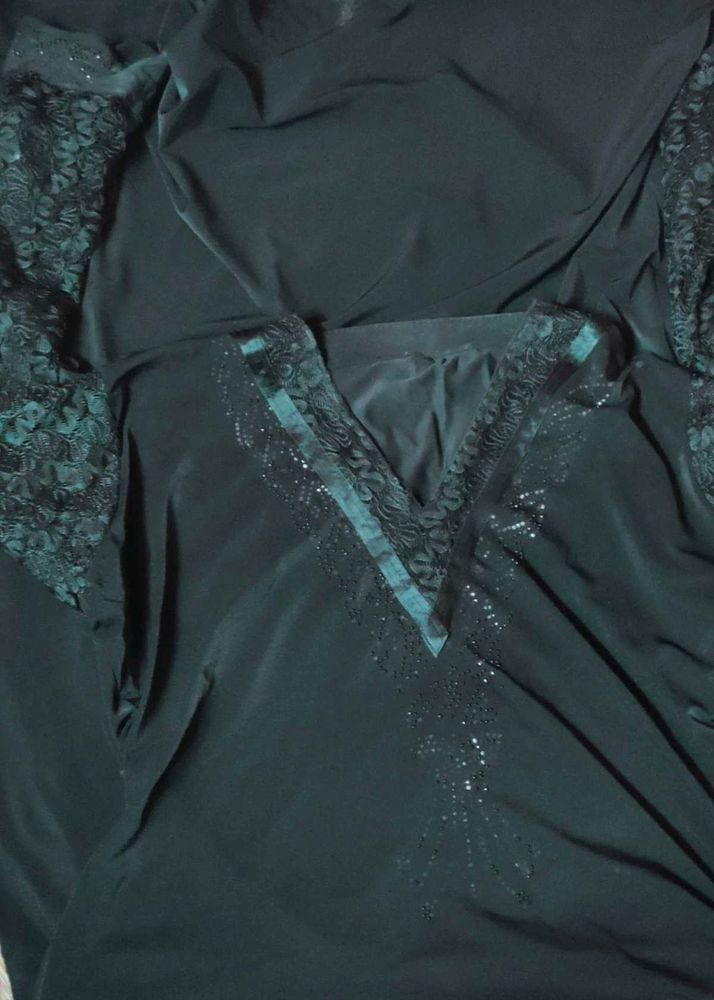 Elegant Emerald Black Abaya