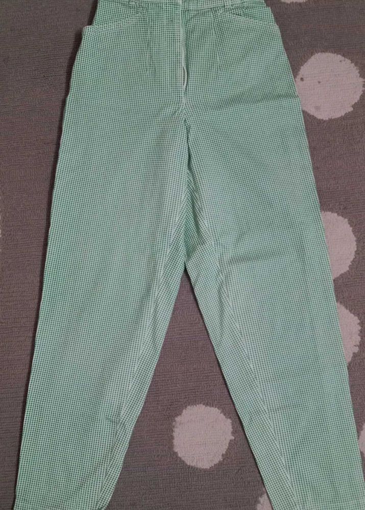 Green Gingham Cropped Pants